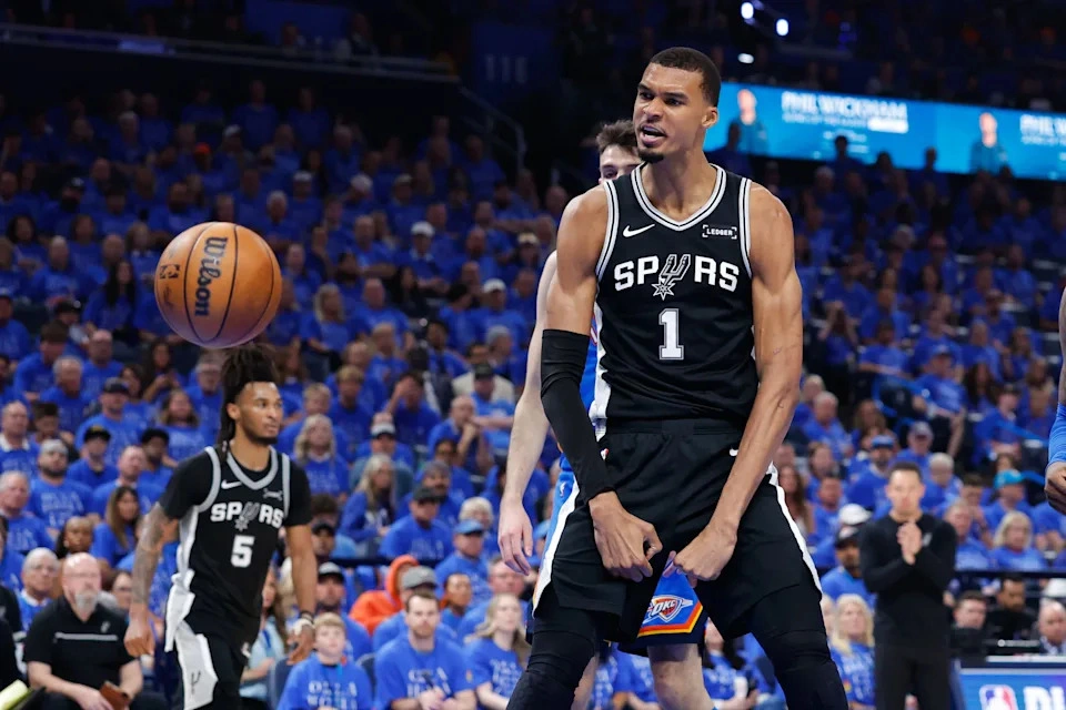 Wembanyama Leads Spurs to 40-20 Playoff Victory