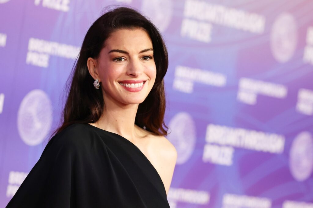 Anne Hathaway Announces Third Pregnancy