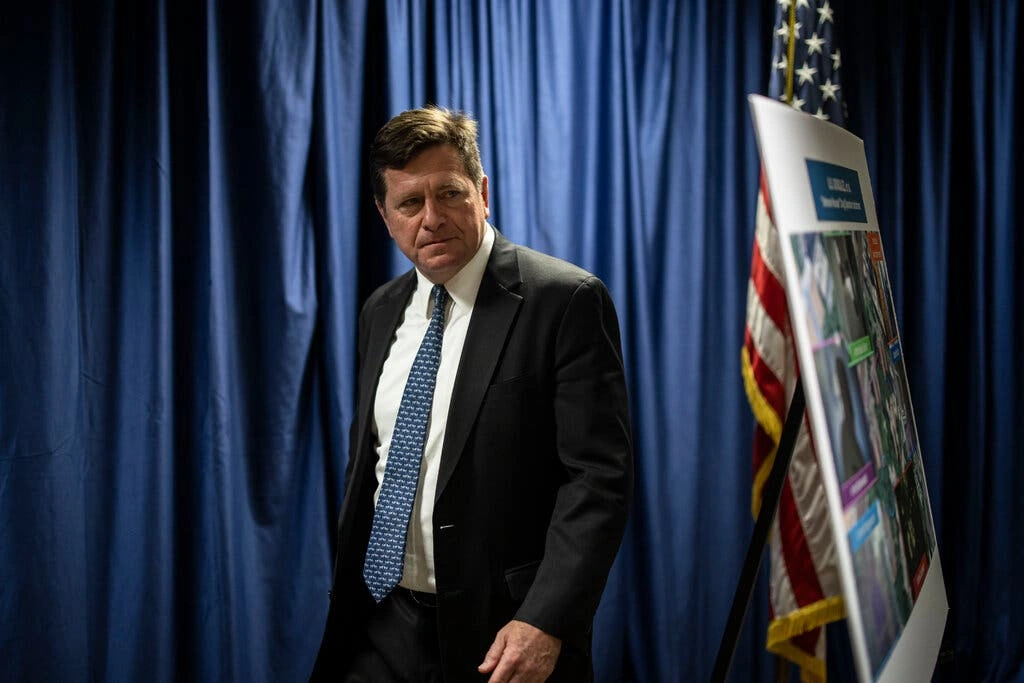 Trump Delays DNI Confirmation Hearing