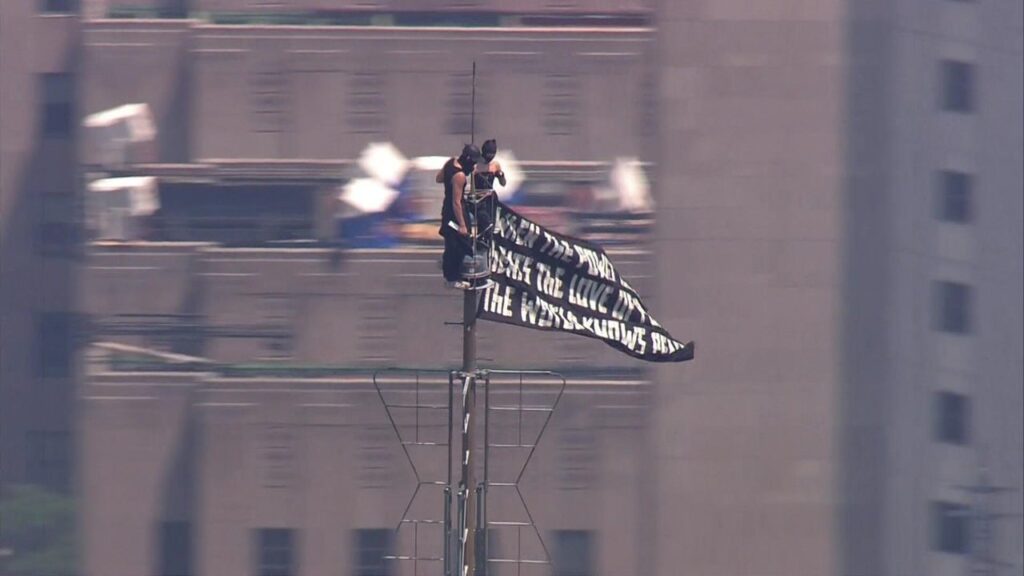 Daredevil Couple Awaiting Arraignment After Empire State Building Stunt and Proposal