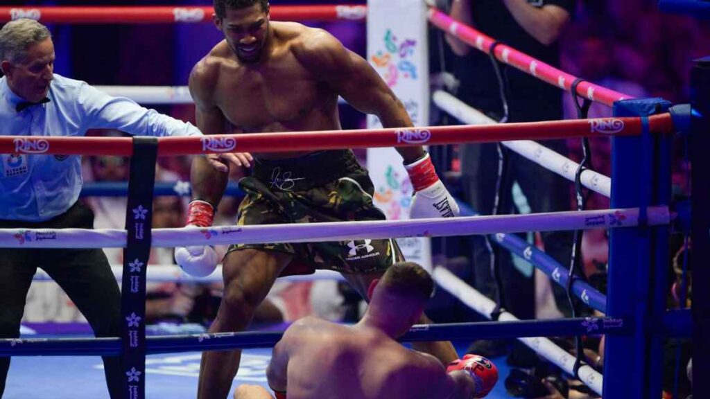 Joshua Beats Prenga by KO After Knockdowns