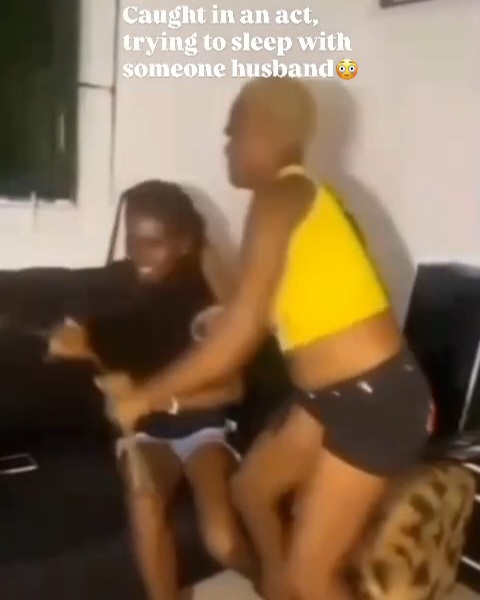 Wife ‘Welcomes’ Husband’s Side Chic Who Visited Him at Home 9 Wife ‘Welcomes’ Husband’s Side Chic Who Visited Him at Home
