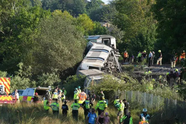 Two Severely Injured After Train Derails Near Lewes in UK