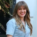 Kelly Clarkson Risks Prima Donna Image in $15K Bird Feud